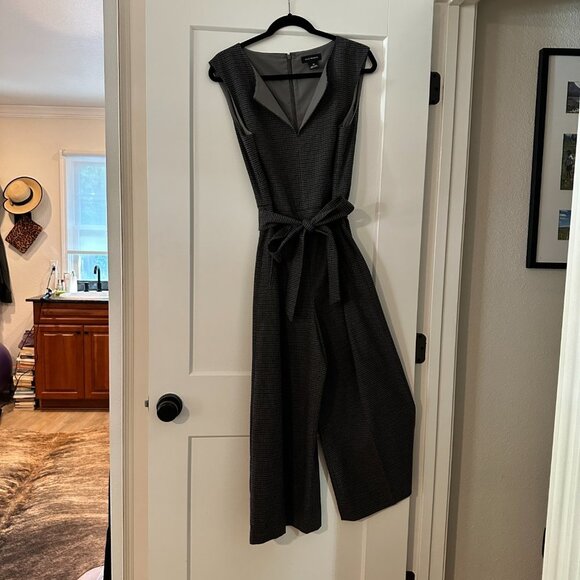 CLUB MONACO Tweed Cap Sleeve Notch Neck Wide Leg Jumpsuit - size 10 - Picture 4 of 7